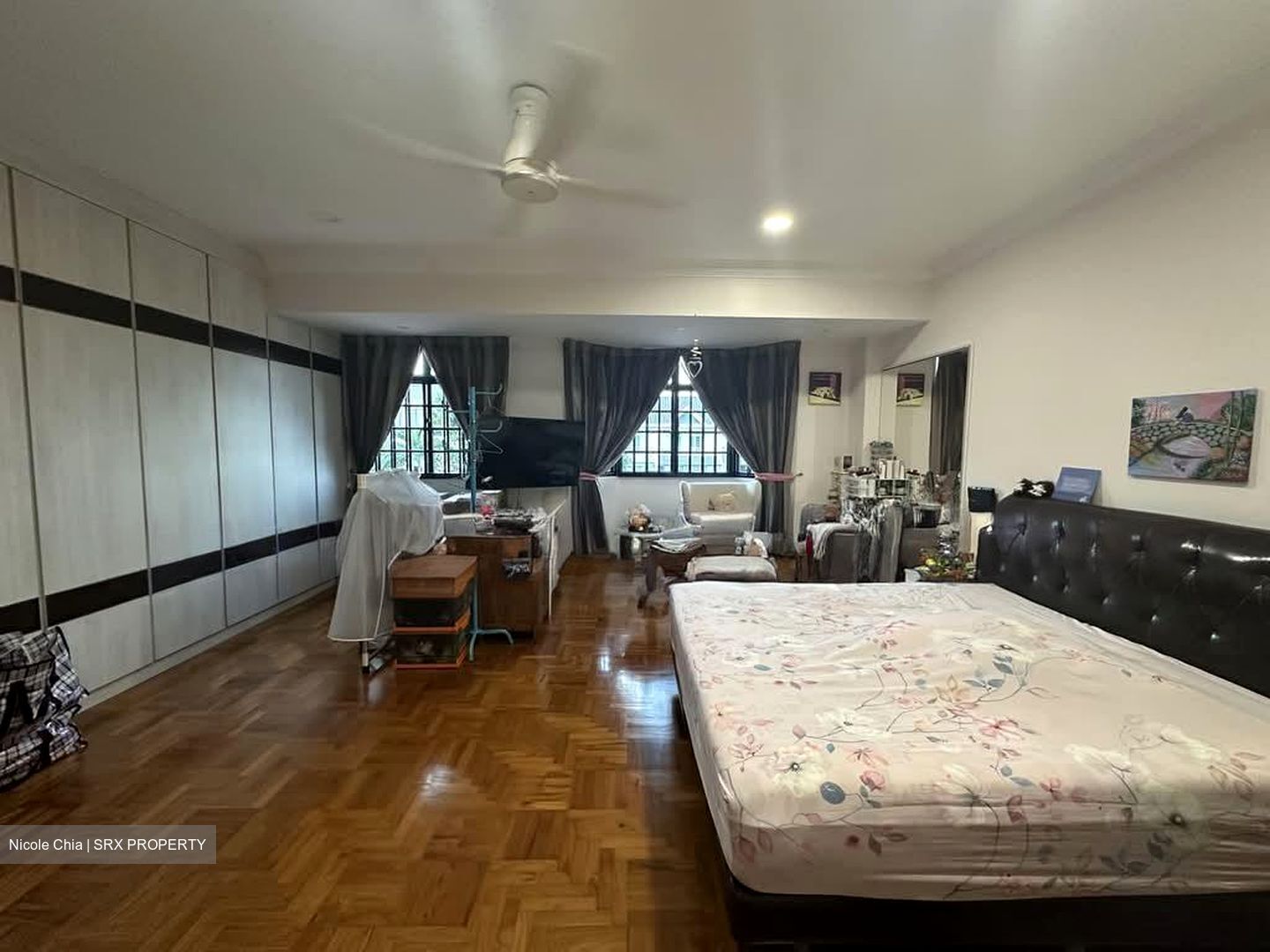 Phillips Avenue (D19), Terrace #568670631